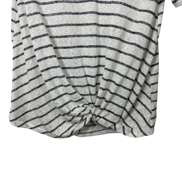 Bobeau Women’s Soft Knit Twist Hem V-Neck Tee in White/Charcoal XS - Picture 4 of 9